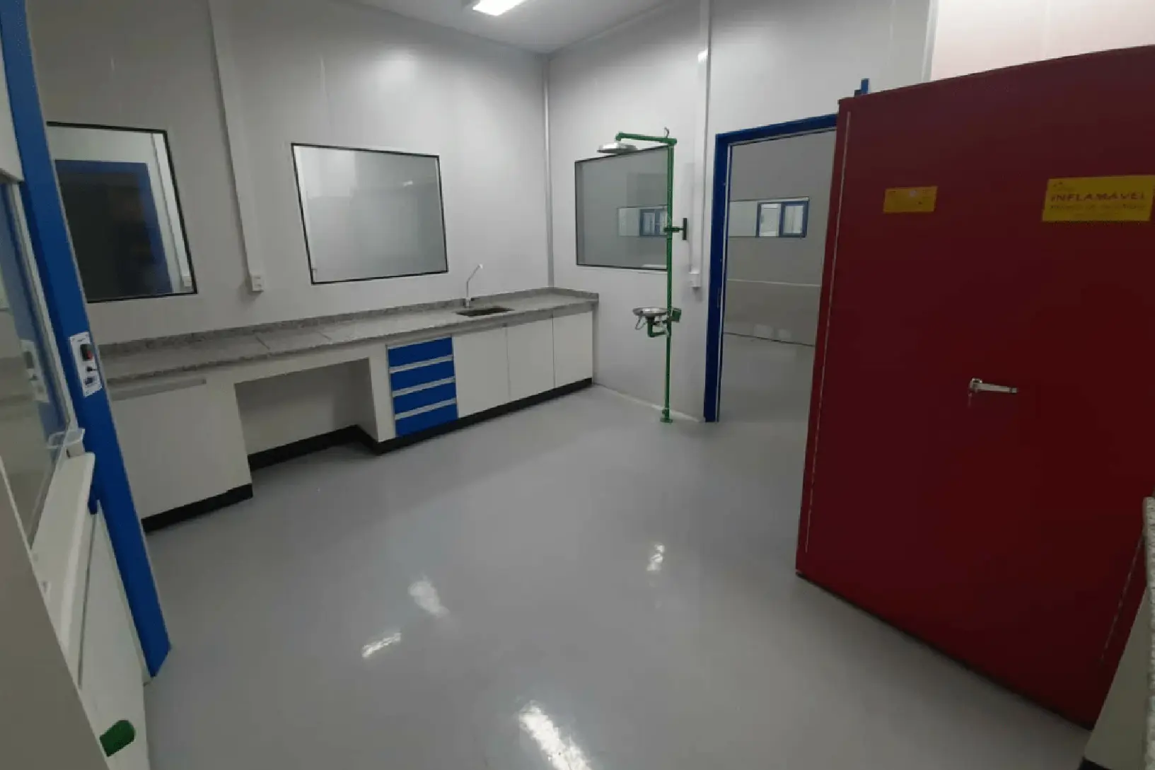 Armários de Reagentes